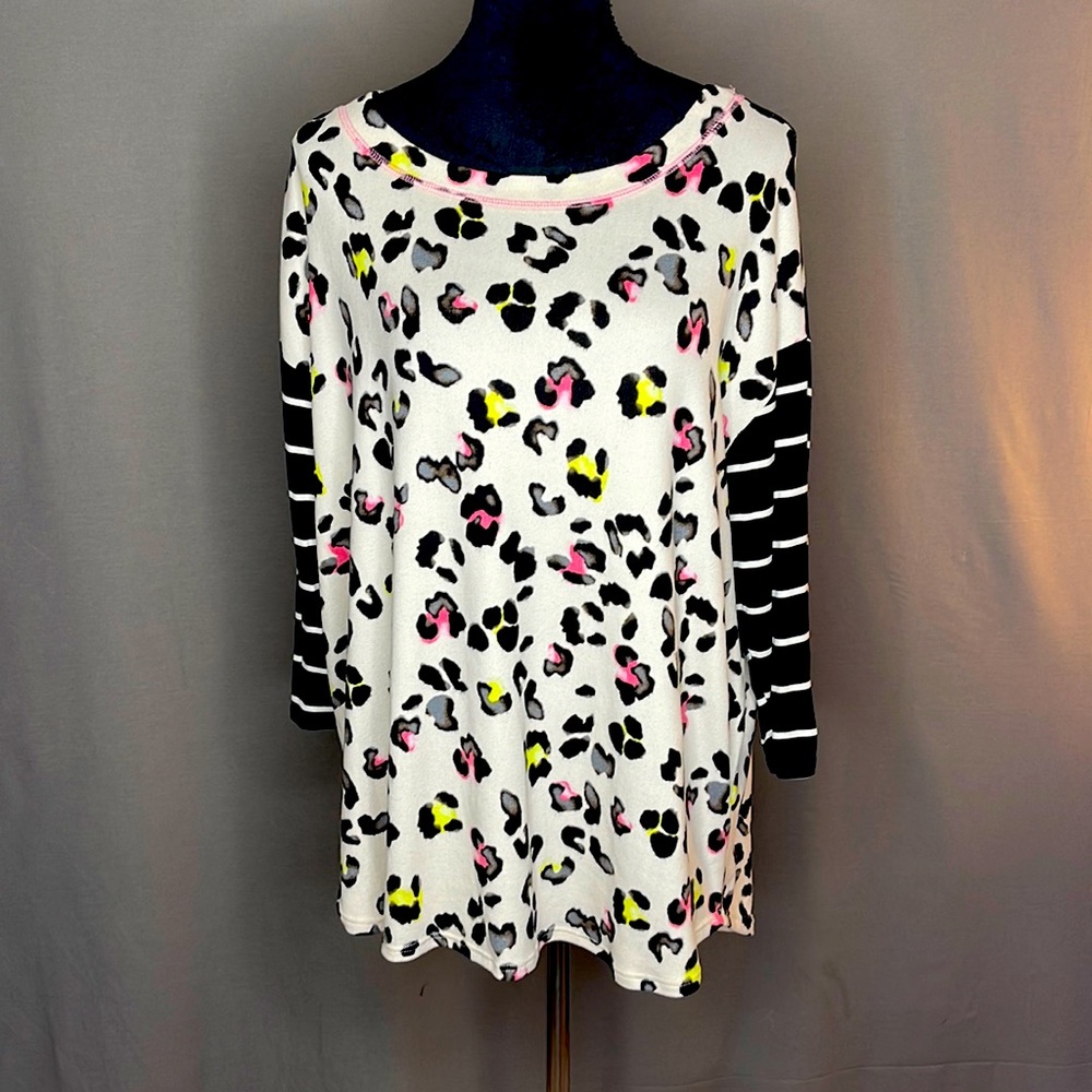 Large leopard print top with 3/4 striped sleeves -BNWT